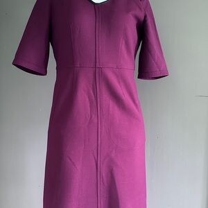 Burberry short sleeve neck mini dress in dark red size 6